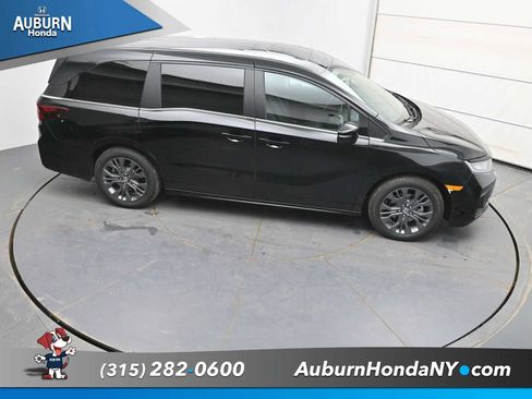 New 2026 Honda Odyssey Touring image 23