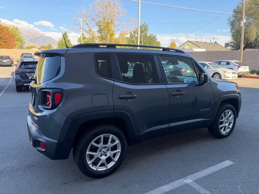 Certified 2022 Jeep Renegade Latitude AWD/4WD image 5