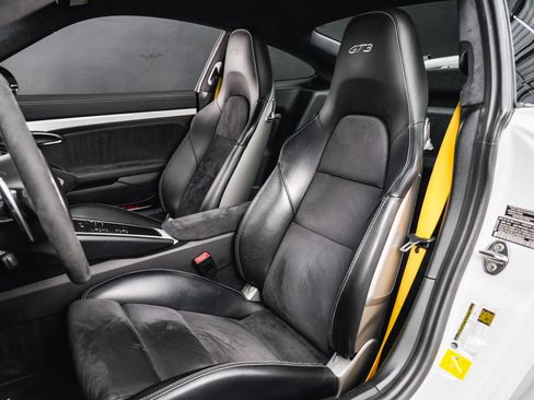 Used 2015 Porsche 911 GT3 RWD image 37