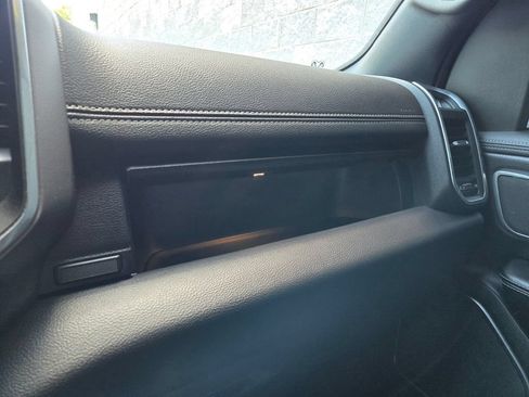 Used 2022 RAM 1500 Laramie AWD/4WD image 38