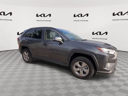 Used 2025 Toyota RAV4 XLE AWD/4WD image 2