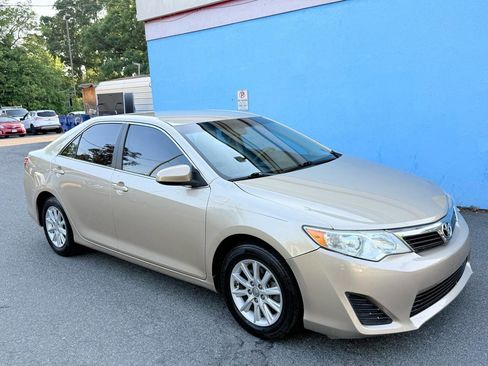 Used 2012 Toyota Camry FWD image 9