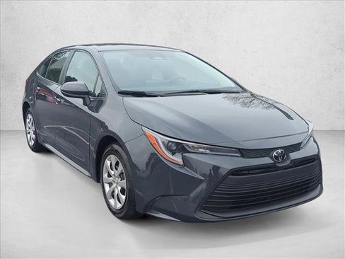 Certified 2025 Toyota Corolla LE image 3