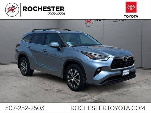 Used 2022 Toyota Highlander XLE AWD/4WD image 63