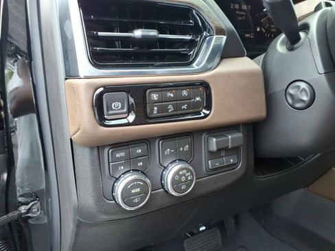 New 2026 GMC Yukon Denali Ultimate AWD/4WD image 10