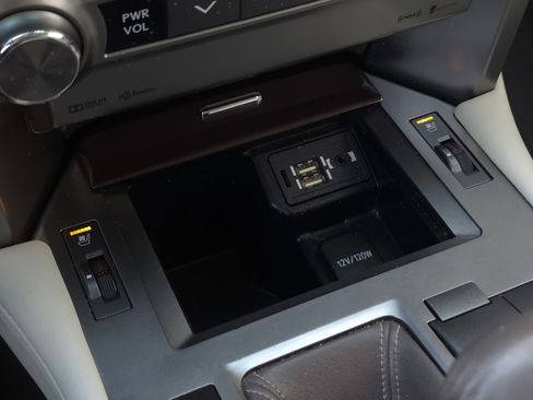 Used 2015 Lexus GX 460 image 18