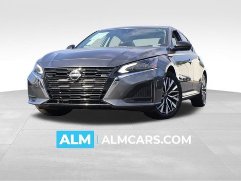Used 2024 Nissan Altima 2.5 SV FWD image 1