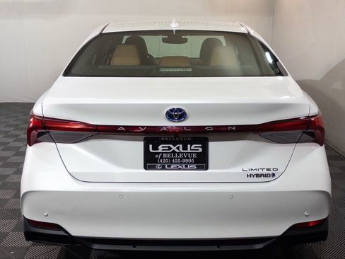 Used 2020 Toyota Avalon Limited w/ Advanced Safety Package image 7