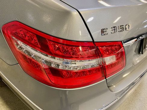 Used 2010 Mercedes-Benz E 350 4MATIC Sedan image 30