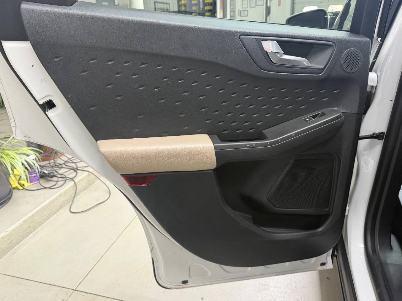 Used 2020 Ford Escape Titanium AWD/4WD image 12