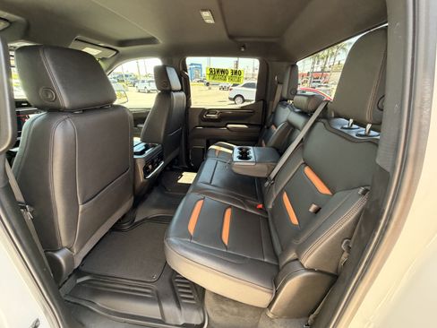 Used 2025 GMC Sierra 1500 AT4 AWD/4WD image 17