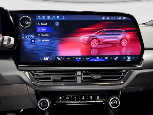 Used 2024 Chevrolet Equinox EV RS FWD image 12