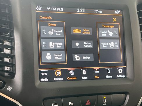 Used 2023 Jeep Cherokee Altitude Lux w/ Lux Elite Package AWD/4WD image 20