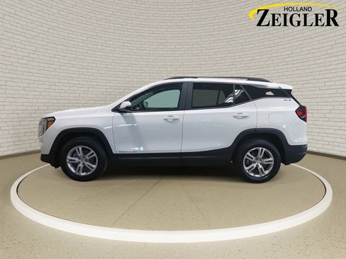 Used 2023 GMC Terrain SLE w/ Driver Convenience Package AWD/4WD image 8