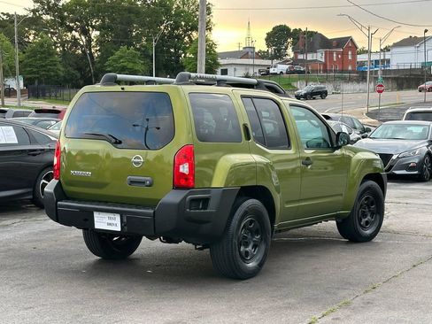 Used 2011 Nissan Xterra X RWD image 2