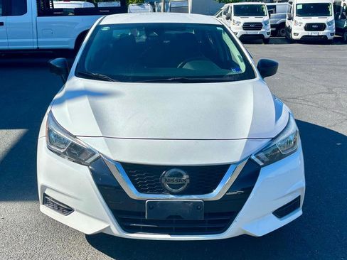 Used 2021 Nissan Versa S FWD image 3