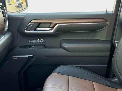 Used 2024 Chevrolet Silverado 1500 High Country w/ Technology Package image 20