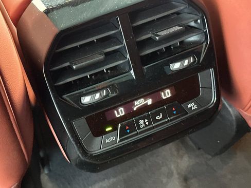 Used 2024 BMW iX xDrive50 w/ Sport Package AWD/4WD image 13