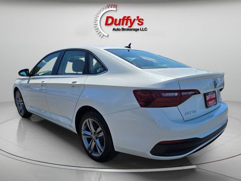 Used 2024 Volkswagen Jetta SE FWD image 16