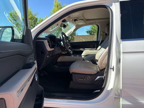 Used 2022 Ford Expedition Max Limited AWD/4WD image 12
