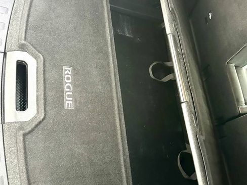 Used 2017 Nissan Rogue SL w/ SL Premium Package FWD image 19