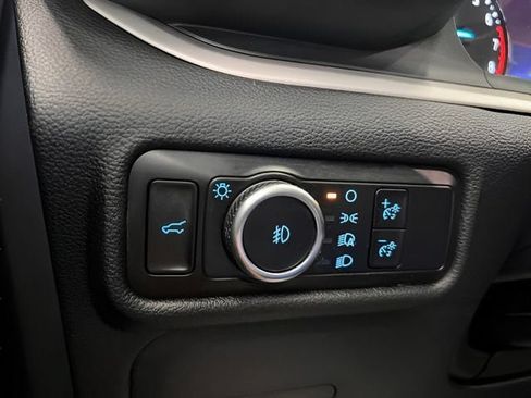 Used 2023 Ford Explorer XLT w/ Equipment Group 202A AWD/4WD image 18