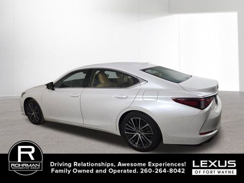 Used 2023 Lexus ES 350 w/ Premium Package image 12