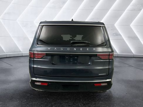 Used 2024 Jeep Wagoneer L Series II w/ Flexible Seating Group image 5