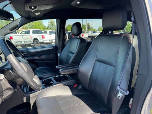 Used 2017 Dodge Grand Caravan GT FWD image 10