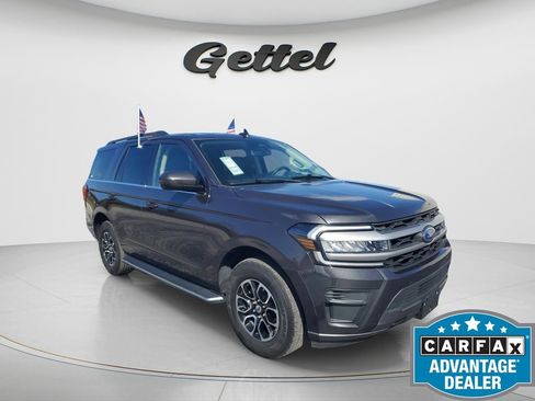 Used 2022 Ford Expedition XLT image 2