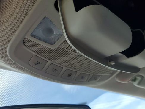 Used 2015 Ford Fusion SE FWD image 19