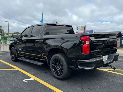 Used 2023 Chevrolet Silverado 1500 Custom image 2