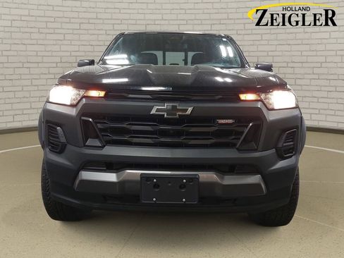 Used 2023 Chevrolet Colorado Trail Boss w/ LPO, Dark Essentials Package AWD/4WD image 2