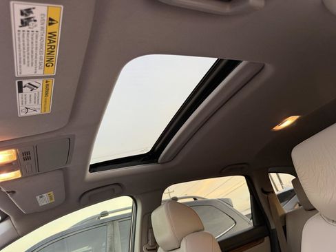 Used 2017 Honda CR-V Touring image 18