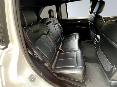 Certified 2024 Jeep Grand Cherokee Limited image 27