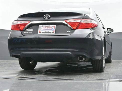 Used 2015 Toyota Camry SE image 24