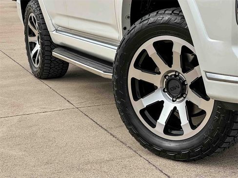 Used 2018 Toyota 4Runner Limited image 9