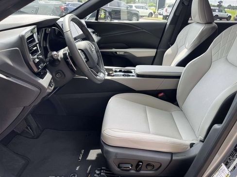Used 2025 Lexus RX 350 Premium FWD image 11