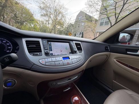 Used 2014 Hyundai Genesis 3.8 w/ Premium Package 02 image 12