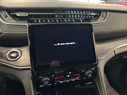 Certified 2024 Jeep Grand Cherokee Limited AWD/4WD image 21