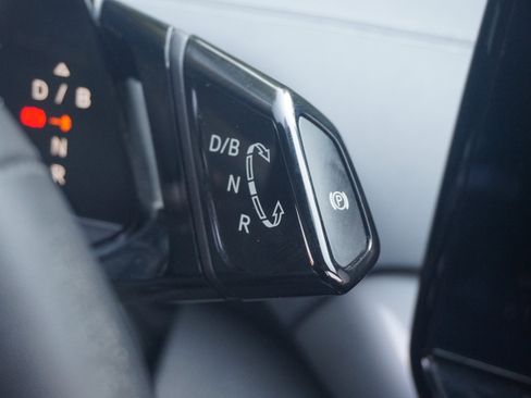 Used 2023 Volkswagen ID.4 S image 33