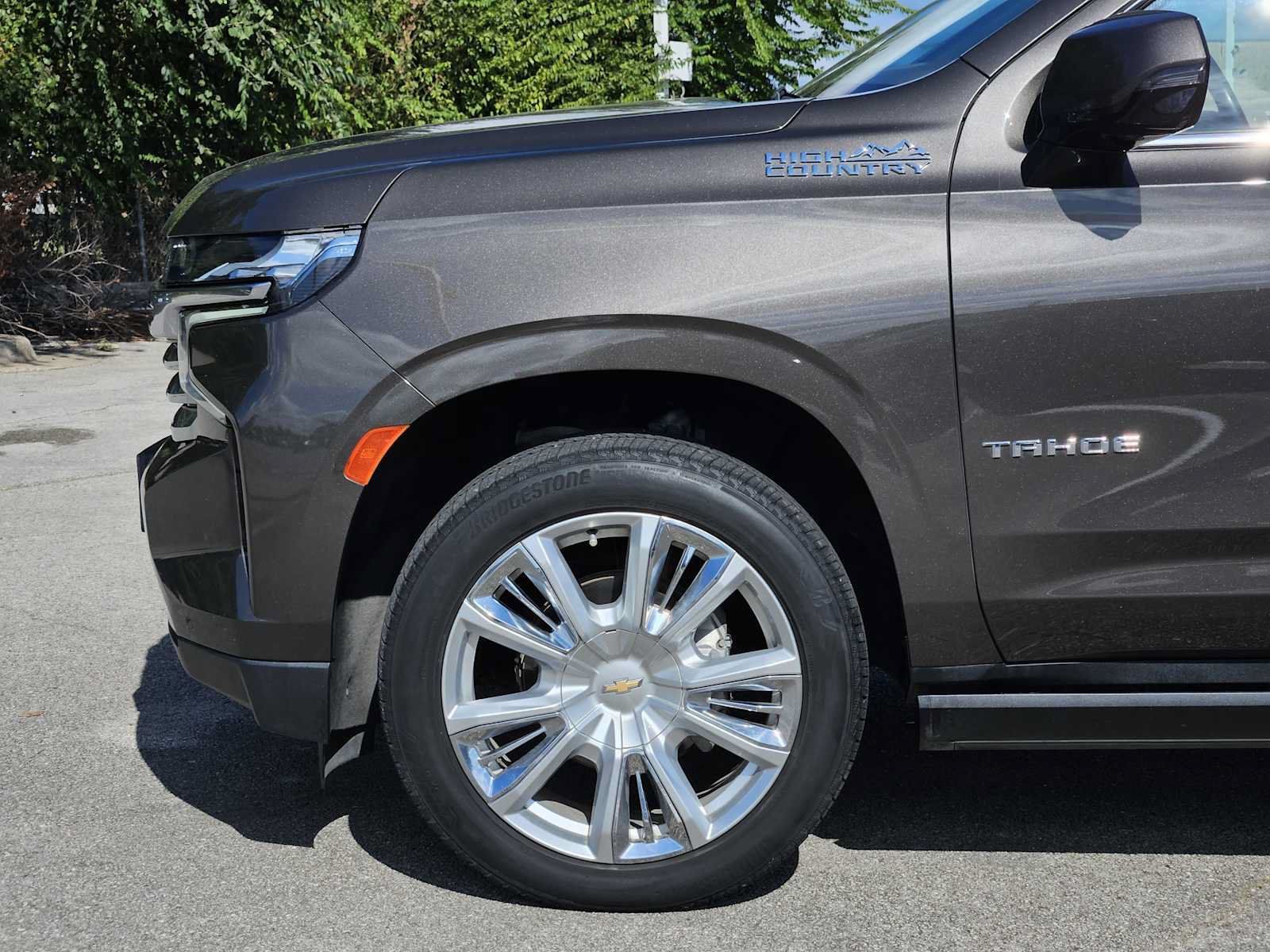 Used 2021 Chevrolet Tahoe High Country w/ Premium Package RWD image 8