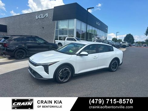 Used 2025 Kia K4 EX FWD image 2