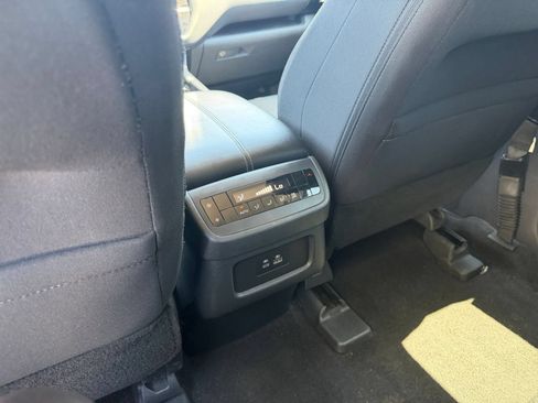 Used 2025 Nissan Pathfinder SV FWD image 20