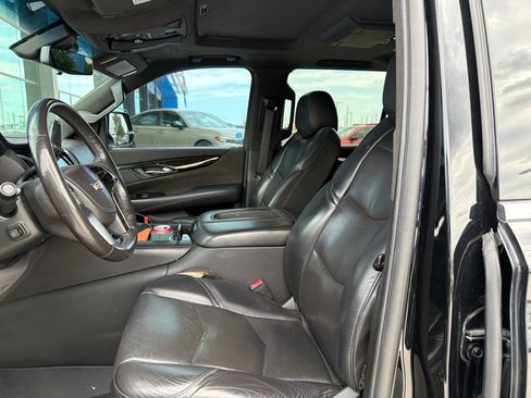 Used 2020 Cadillac Escalade ESV Platinum RWD image 12