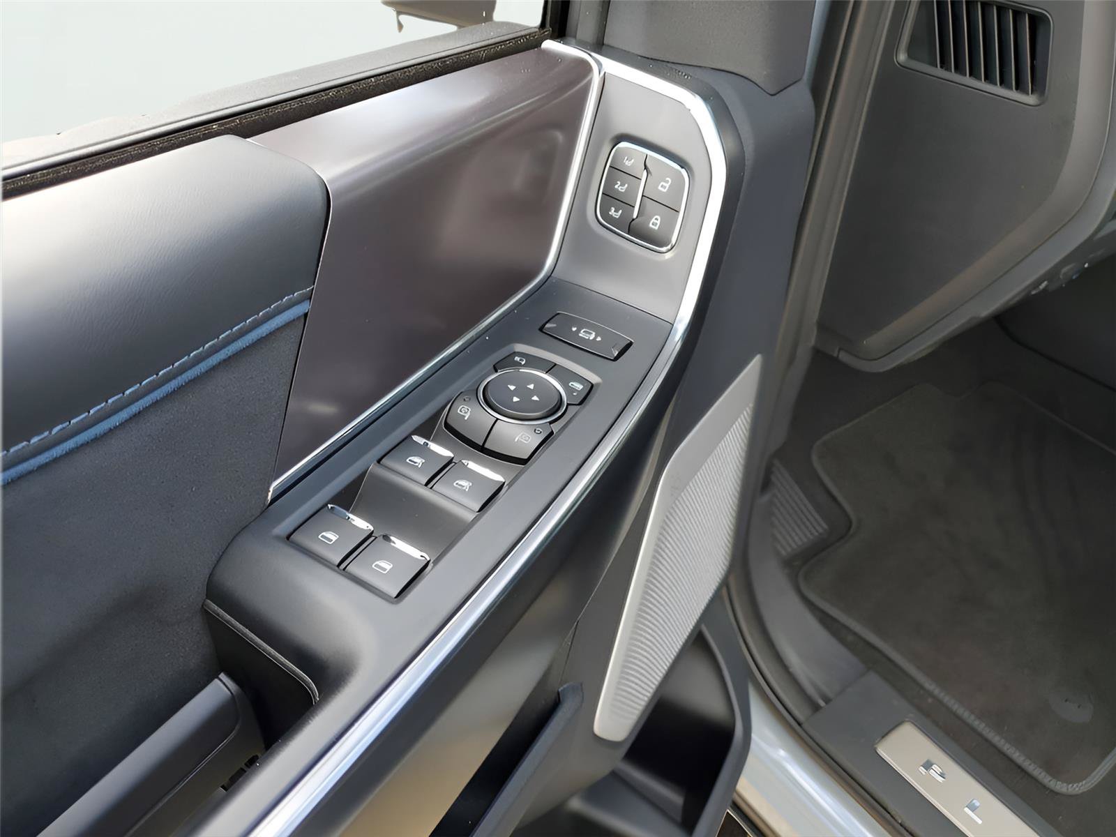 New 2026 Ford F250 Platinum AWD/4WD image 15
