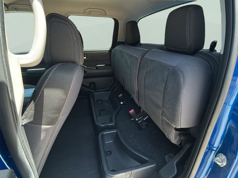 Used 2025 Nissan Frontier SV RWD image 15