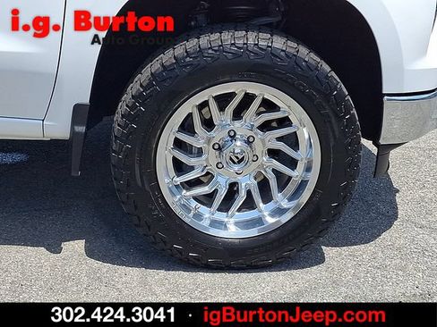 Used 2025 Chevrolet Silverado 1500 LT w/ LPO, Dark Essentials Package AWD/4WD image 8