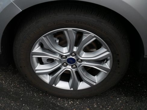 Used 2022 Ford Edge Titanium AWD/4WD image 15