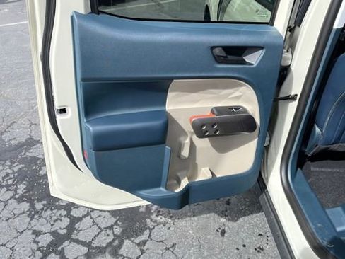 Used 2025 Ford Maverick Lariat AWD/4WD image 12